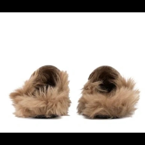 Limited Edition Disney x Gucci Princetown Sz41 - Picture 2 of 11